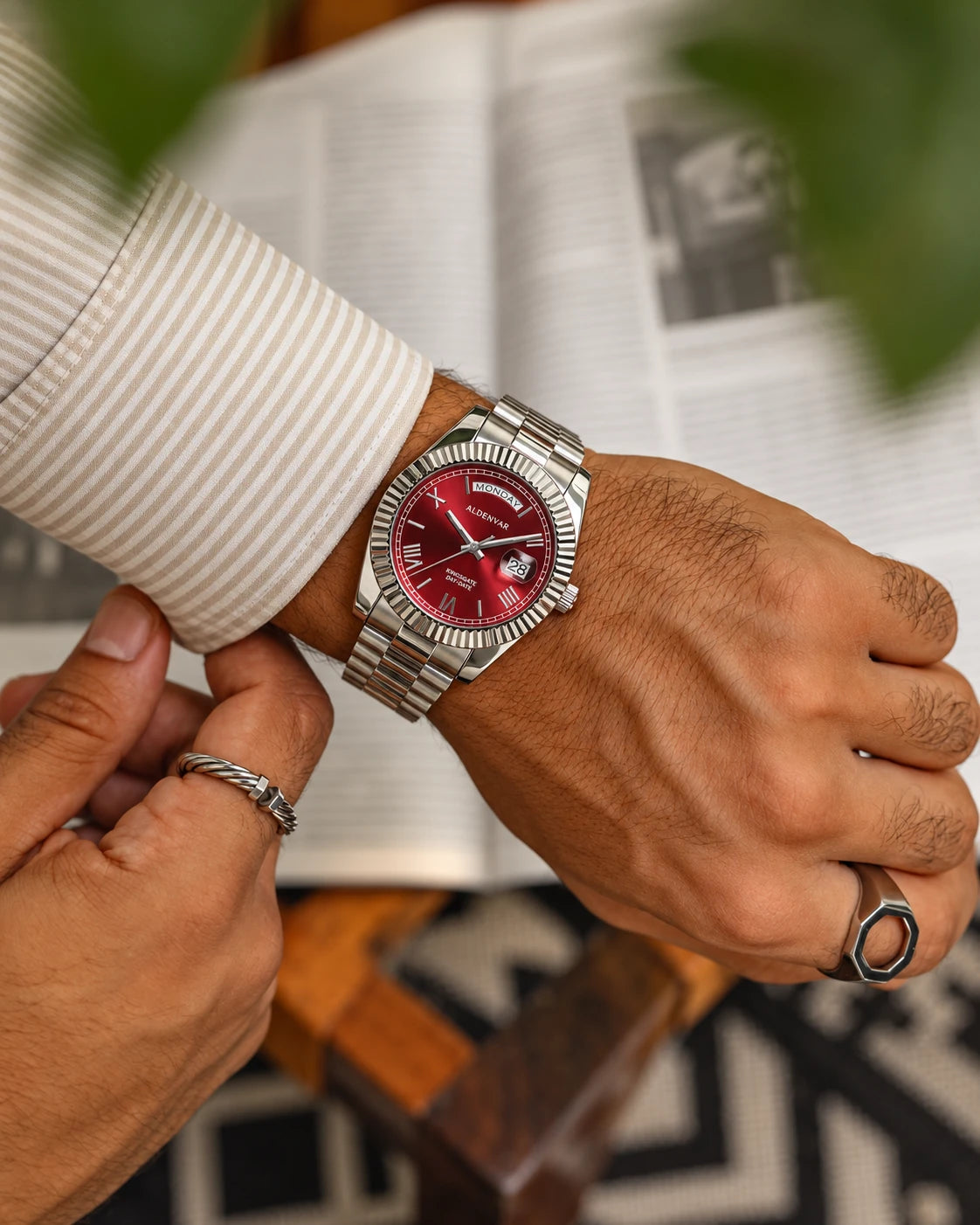 Kingsgate Crimson, on the wrist